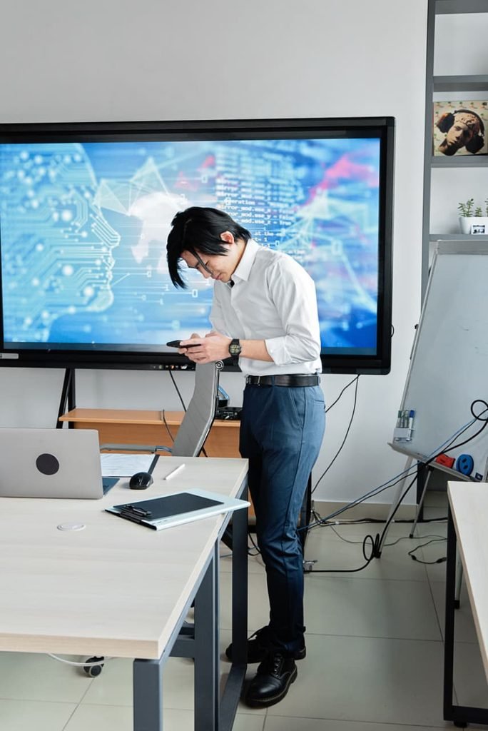 The 5 Best AI Video Generators in 2026 [Free and Paid]