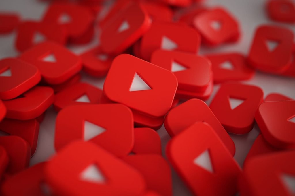 How to start faceless youtube channel with AI in 2026